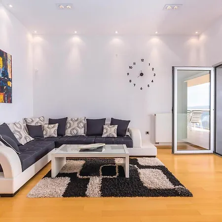 2 Bedroom In * ツリクヴェニツァ