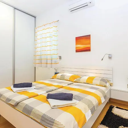 2 Bedroom In *