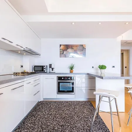 Apartment Awesome In With Wifi *
