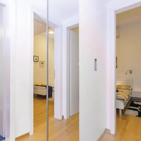 アパート Stunning In ツリクヴェニツァ